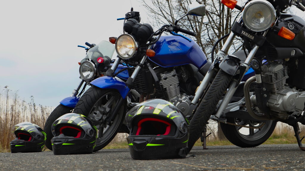auto-kola-ride-idi-ky-na-auto-i-motorku-skupiny-am-a1-a2-a-b